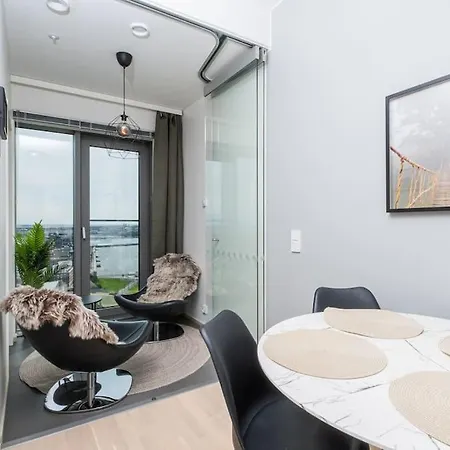 21st Floor Oceanfront Luxury - Gym Helsinki