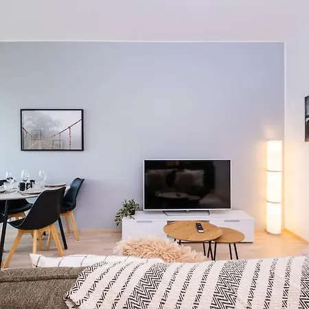21st Floor Oceanfront Luxury - Gym Apartment